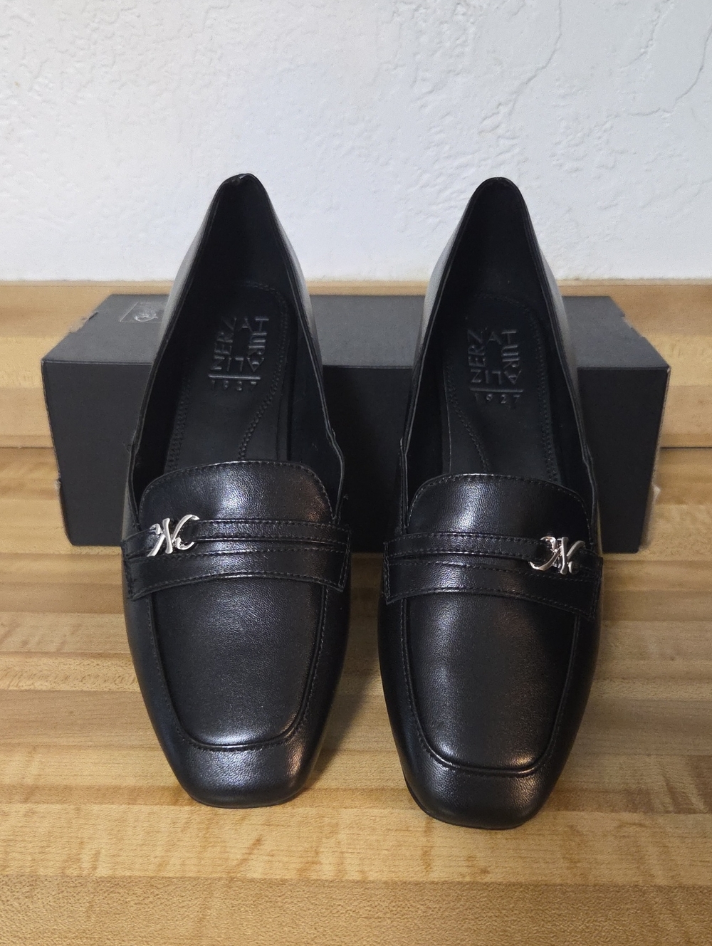 NWT "Naturalizer" Create Black Leather Flats Woman's Size 8M or 9.5M - Picture 2 of 6